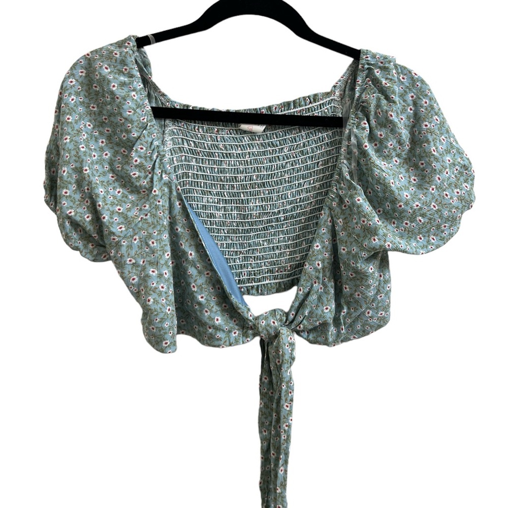 Blue floral tie front crop top